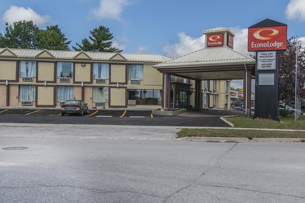 Econo Lodge Orillia Exteriér fotografie